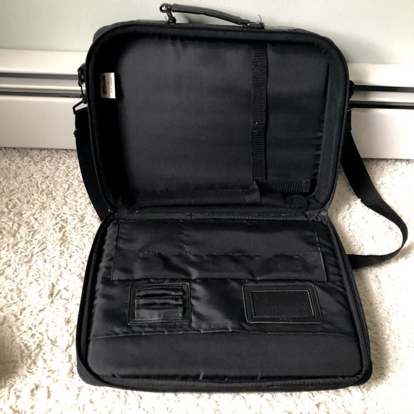 Targus Laptop Bag Carrying Case Black Red Accent - Picture 3 of 7